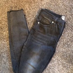 grey washed skinny jeans cropped